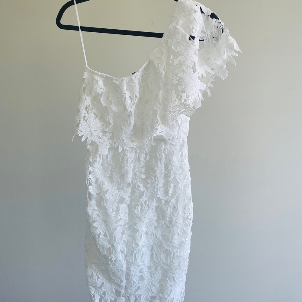 Bloomingdale’s Lush Lace One Shoulder Dress XS